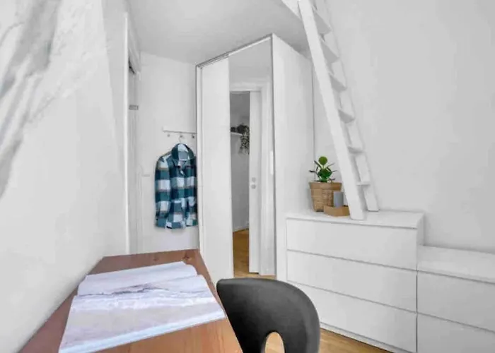 Small Room With Smart Solution In Central Of Oslo Only 2 Km From The Central Station